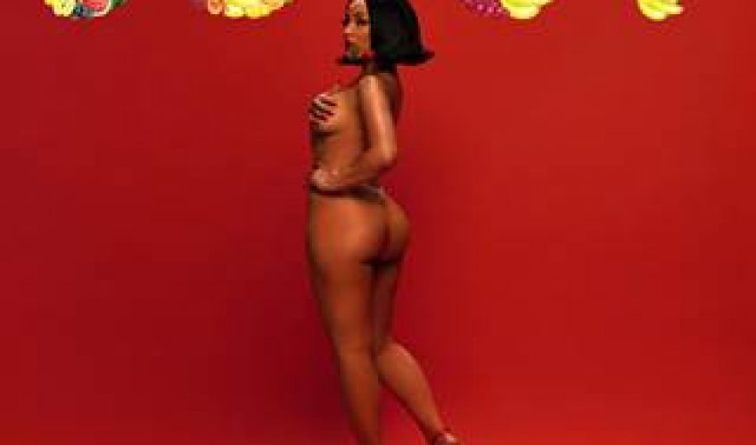 H παραγωγός/τραγουδίστρια/τραγουδοποιός/rapper από το Los Angeles μόλις κυκλοφόρησε το δεύτερο album της, “Hot Pink”.