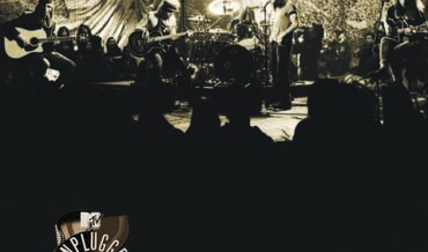 Το θρυλικό συγκρότημα Pearl Jam κυκλοφορεί για πρώτη φορά σε CD το “MTV Unplugged”.